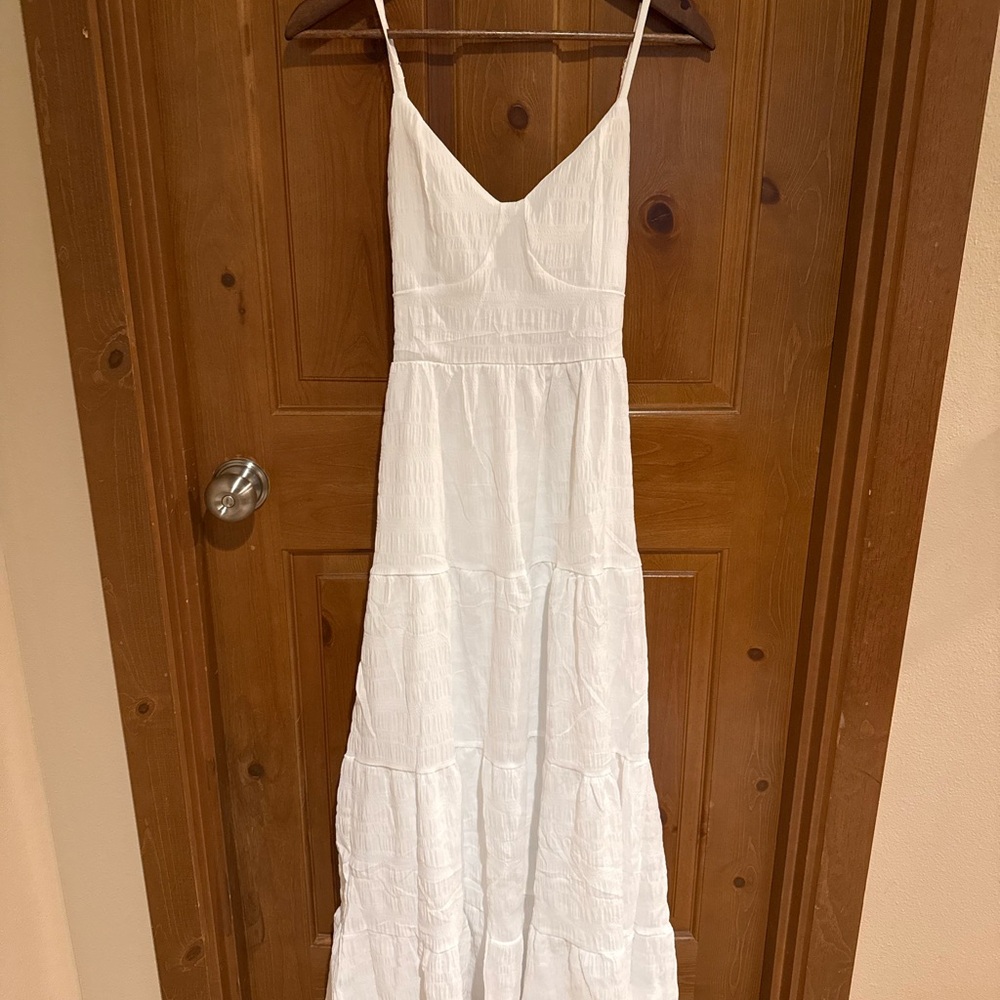 Elegant White Maxi Dress